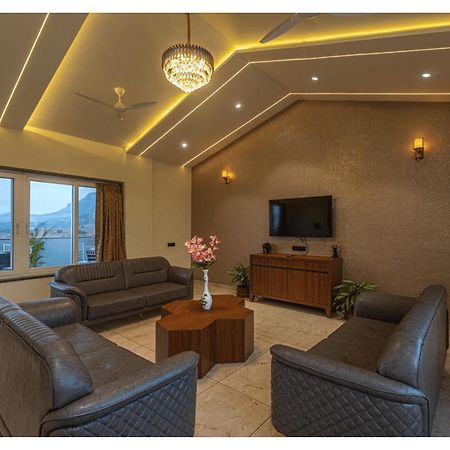 Mountain Glory 8Bhk By Tensorstays, Pool & Theater Igatpuri Dış mekan fotoğraf