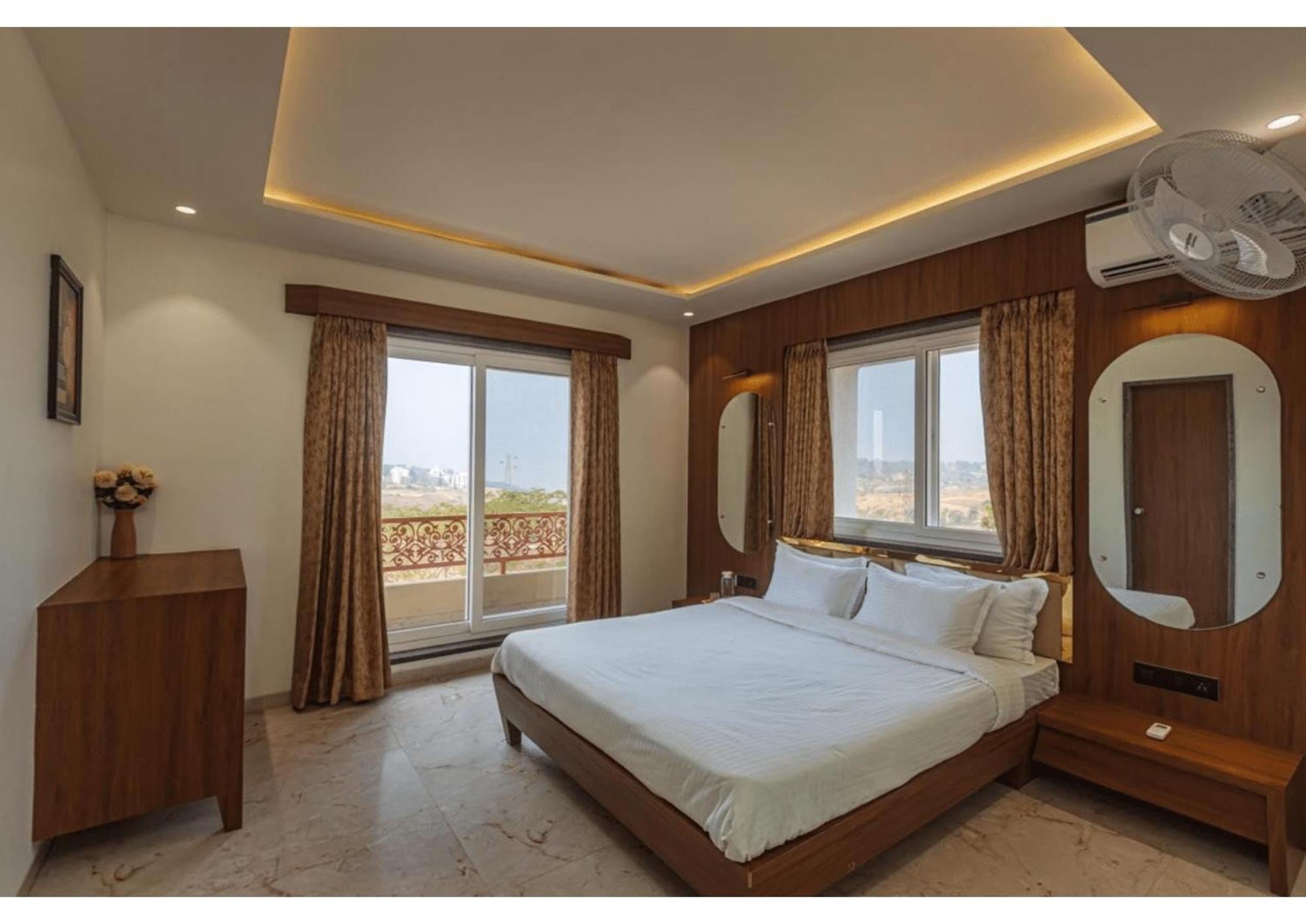 Mountain Glory 8Bhk By Tensorstays, Pool & Theater Igatpuri Dış mekan fotoğraf