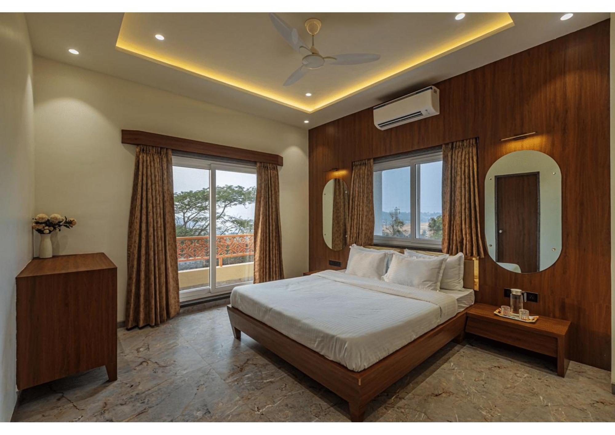 Mountain Glory 8Bhk By Tensorstays, Pool & Theater Igatpuri Dış mekan fotoğraf